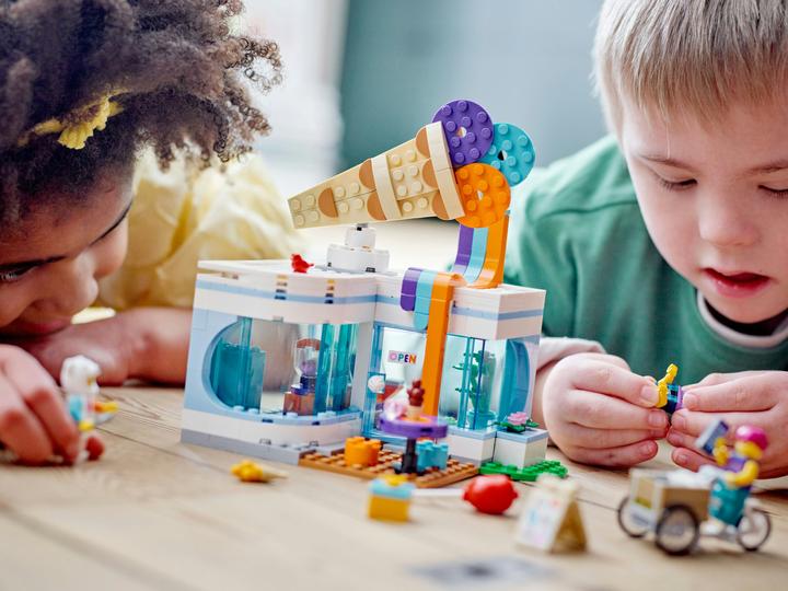 Actual product image LEGO Ice cream parlour (60363, LEGO City)