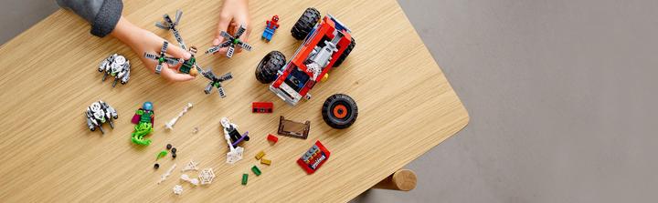 Produktbild LEGO Spider-Mans Monstertruck gegen Mysterio (76174, LEGO Marvel)