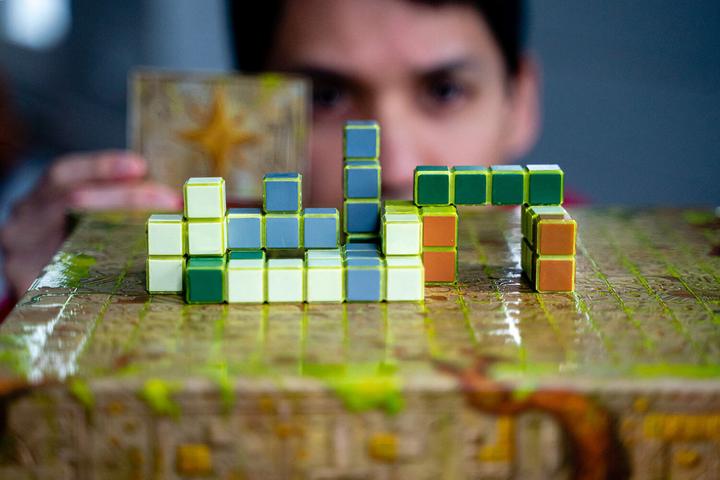 Actual product image Skellig Games SKED0025 - Block and Key, board game, for 1-4 players, from 14 years (DE edition) (German)