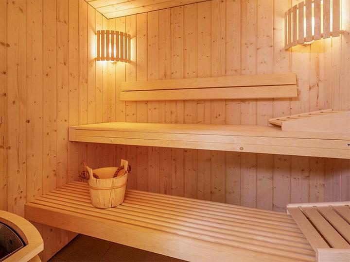 Produktbild Smartbox 2 Tage in Lausanne und Zugang zur Sauna und zum Fitnessbereich im 3-Sterne Swiss Wine by Fassbind (2 Pers.)