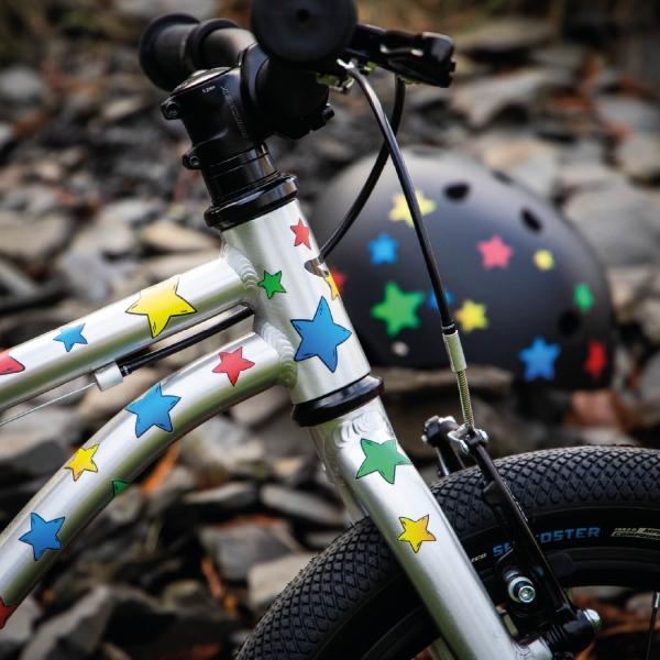 Image du produit Farbviereck Étoiles multicolores motifs autocollants / stickers (31 Autocollants)