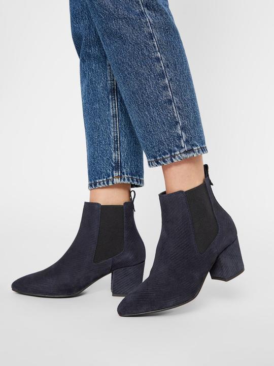 Immagine prodotto Bianco Stivali Chelsea in pelle scamosciata scanalata WIDE FIT (41)