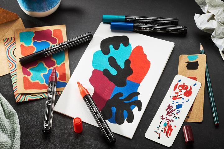 Produktbild STABILO FREE Acrylic Acrylmaker (Weiss, Karmin, Laubgrün, Orange, Gelb, Lila, taffy pink, Violett, Dunkelgrau, Schwarz, Dunkelblau, 10 mm, 11 x)