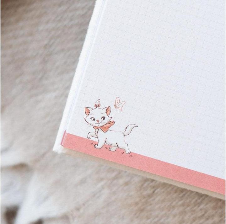 Actual product image Disney The Aristocats A5 premium plush notebook (A5, Lined, Hardcover)