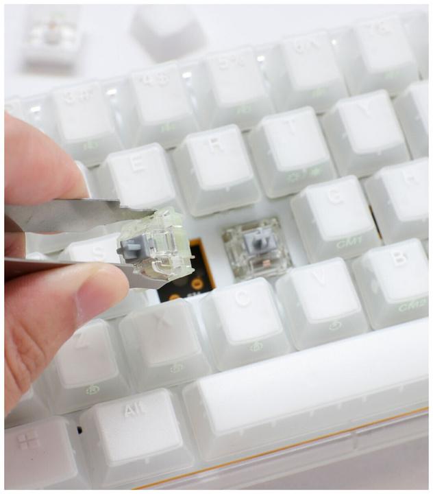 Produktbild Ducky One 3 Aura White SF Gaming Tastatur, RGB LED - MX-Brown (US) (US, Kabelgebunden)
