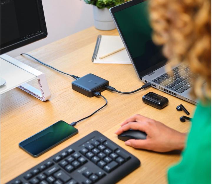 Actual product image Trust MAXO 100W 4-PORT (100 W)