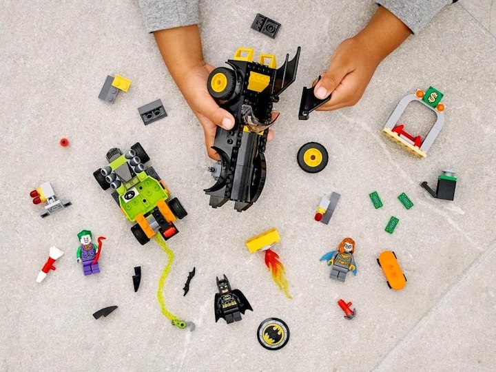 Image du produit LEGO Batmanvs. Joker : Poursuite en Batmobile (76180, LEGO DC)