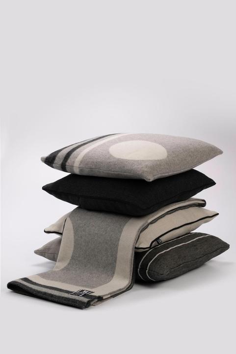 Actual product image Markslöjd Blanket Alma 180 x 130 cm, Grey (130 x 180 cm)