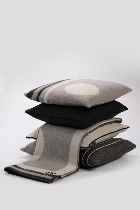 Actual product image Markslöjd Blanket Alma 180 x 130 cm, Grey (130 x 180 cm)