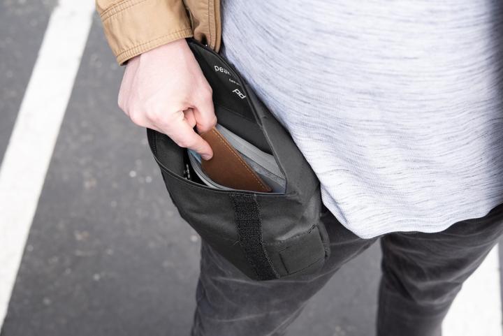 Image du produit Peak Design Field Pouch v2 (Sac à bandoulière pour appareil photo, Sacoche de hanche pour appareil photo, 3 l)