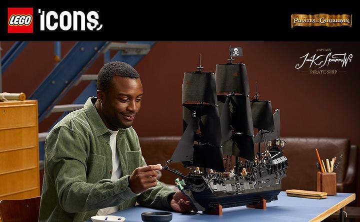 Produktbild LEGO Captain Jack Sparrows Piratenschiff (10365, LEGO Icons)