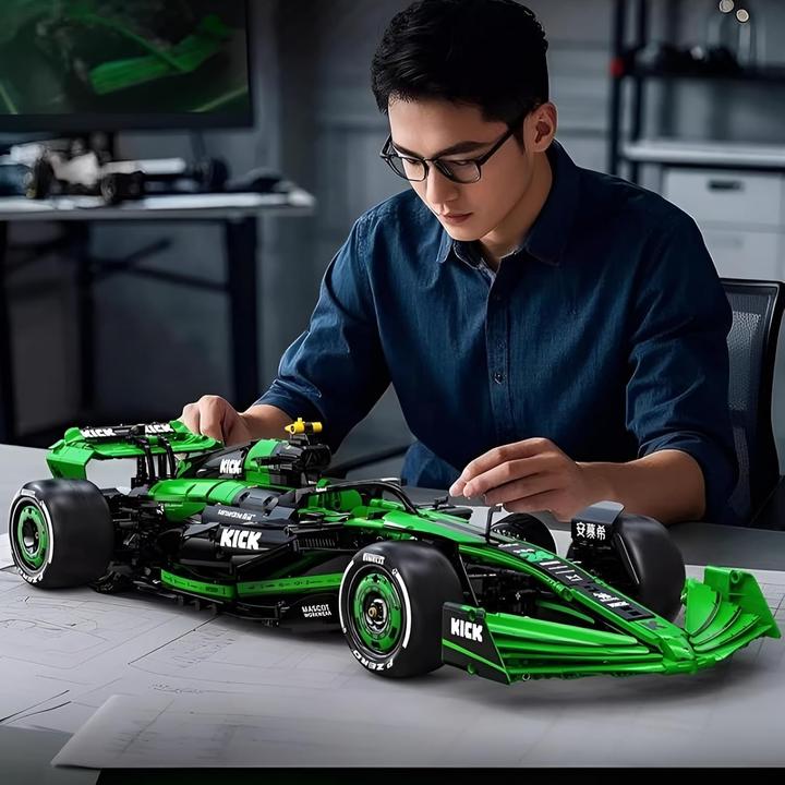 Produktbild Cada Sauber F1 Team C44 2024