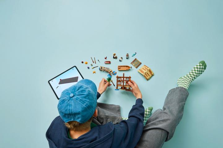 Immagine prodotto LEGO Hütte im Windmühlendorf (75636, LEGO DC)