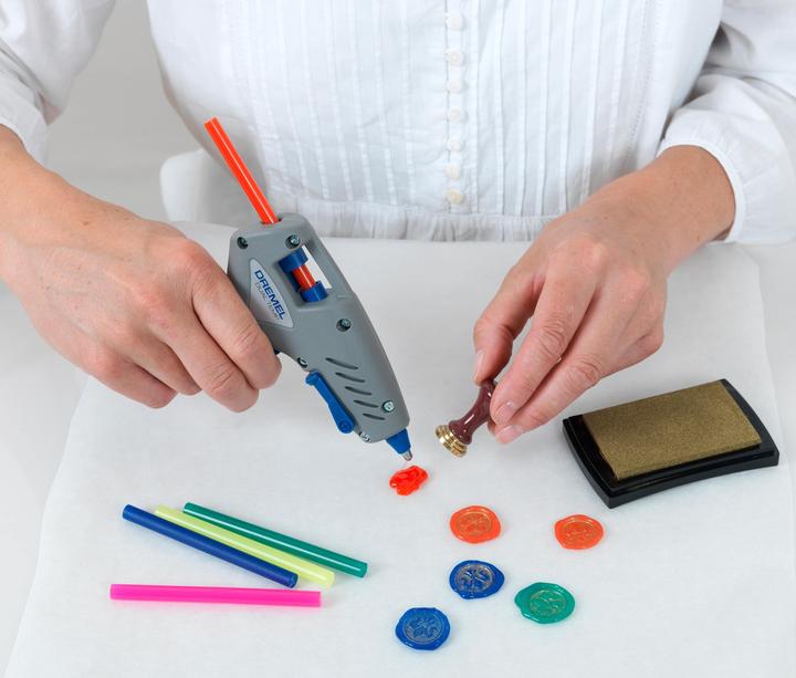 Image du produit Dremel Pistolet à colle chaude 930-18 Hobby