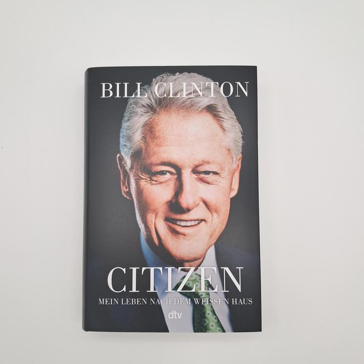Actual product image Citizen (German, Bill Clinton, 2024)