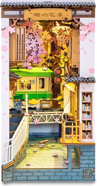 Actual product image Robotime Sakura Densya (340 pieces)