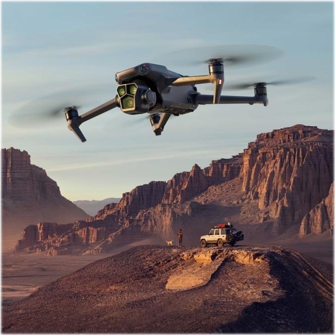 Actual product image DJI Mavic 3 Pro Fly More Combo incl. RC Pro (43 min, 958 g, 20 Mpx)