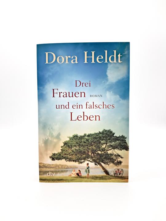 Immagine prodotto Drei Frauen und ein falsches Leben (Tedesco, Dora Heldt, 2024)