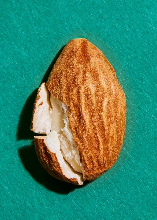 Actual product image KoRo Organic whole almond kernels, unpeeled (1000 g)