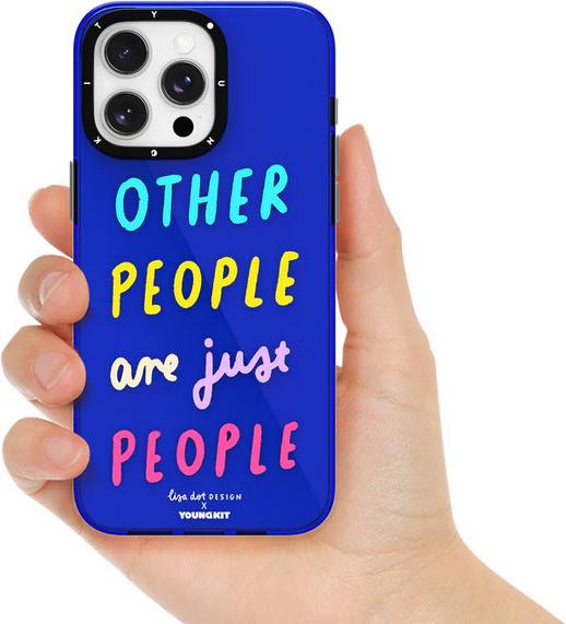 Produktbild Youngkit Hülle @LisadotDesign Positive Quotes Case Other People (Apple iPhone 15)