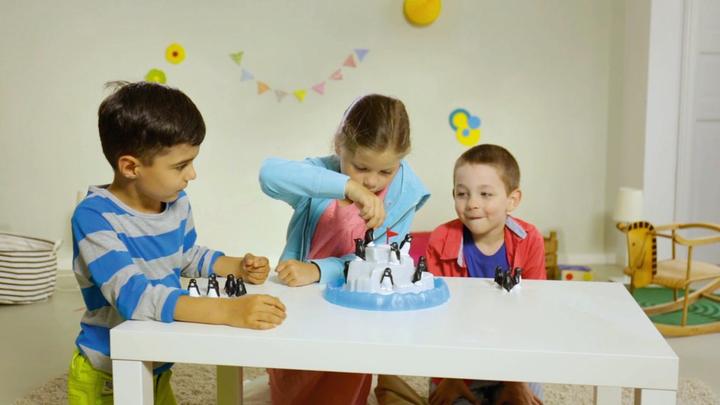 Produktbild Ravensburger Plitsch-Platsch Pinguin (Deutsch, 1 - 5 Spieler)