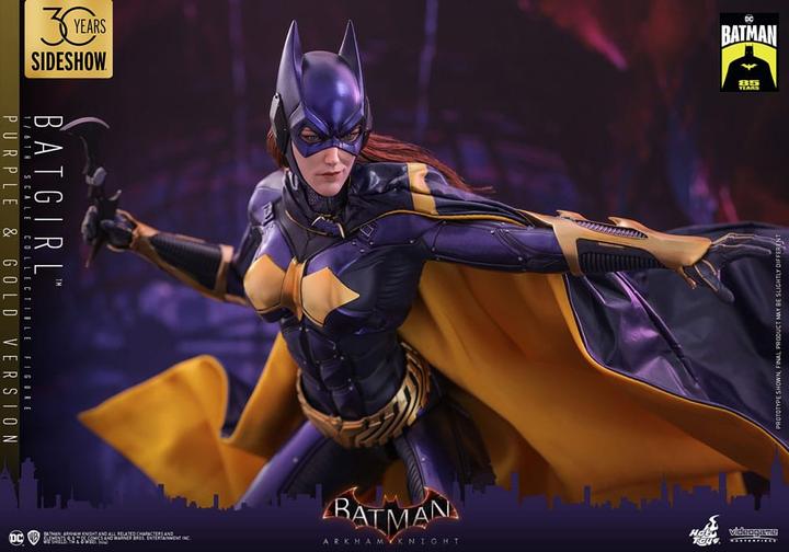 Actual product image Hot Toys Batman Arkham Knight Videogame Masterpiece Actionfigur 1/6 Batgirl (Purple and Gold Version) Exclusi