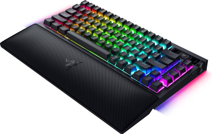 Actual product image Razer BlackWidow V4 Pro (US, Cable, Wireless)