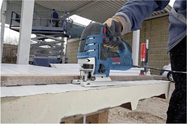 Image du produit Bosch Professional Scie sauteuse GST 150 CE, dans une mallette d'artisanat