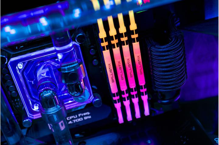 Produktbild Crucial Ballistix RGB (2 x 16GB, 3600 MHz, DDR4-RAM, DIMM)