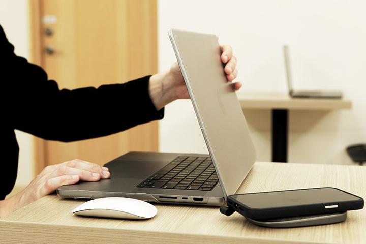 Produktbild Moshi iGlaze for MacBook Pro 16" (2021) (16", Apple)