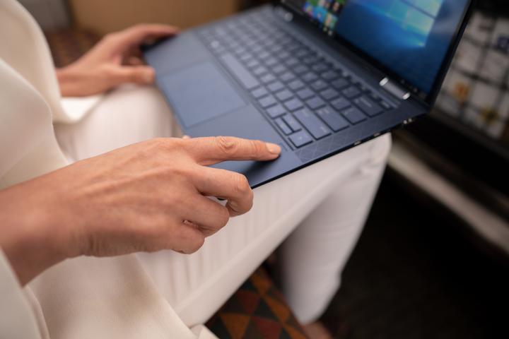 Image du produit HP Elite Dragonfly (13.30", Intel Core i5-8265U, 16 Go, 512 Go, DE)
