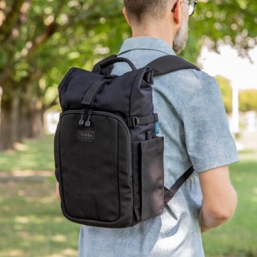 Actual product image Tenba Fulton v2 (Camera shoulder bag, 16 l)