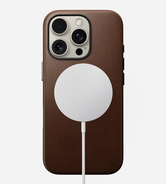 Actual product image Nomad Traditional Leather Case (Apple iPhone 16 Pro)