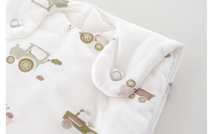 Actual product image Träumeland Baby-Ganzjahresschlafsack Little Farm grün Grösse 62/68 (68 cm, 2.5 TOG, All-season)