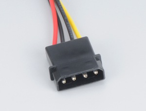 Produktbild Akasa Stromadapter 4-Pol Molex an 2x SATA - 30cm