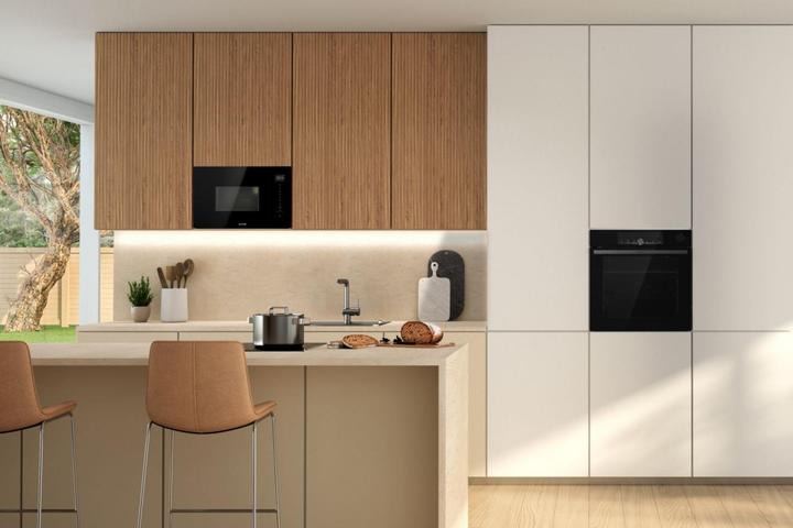 Actual product image Gorenje Mikrovågsugn med grill - BM201SG3BG RAL9005 (20 l)