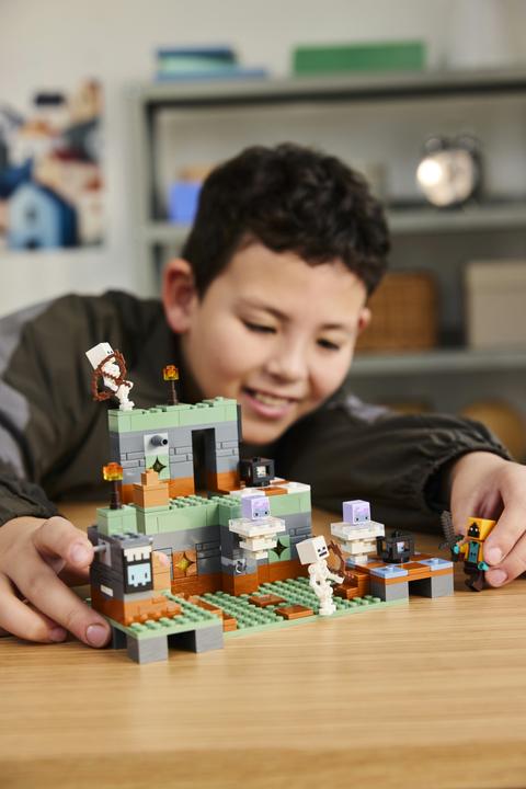 Actual product image LEGO The Trial Chamber (21271)