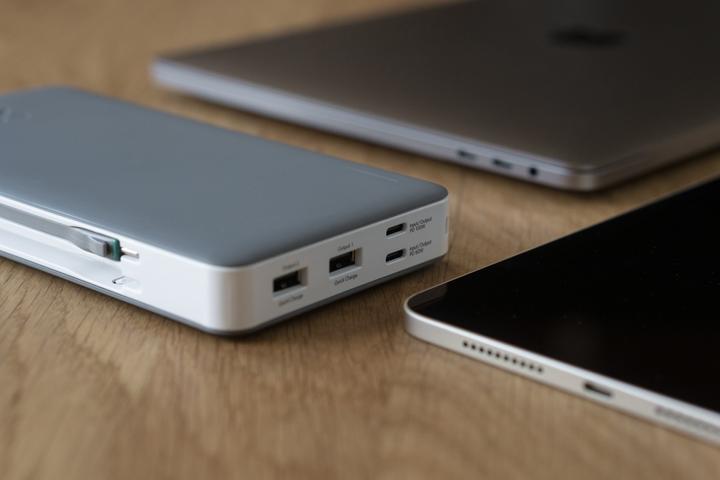 Actual product image Xtorm XB3 Series Titanium (27200 mAh, 100 W, 98 Wh)
