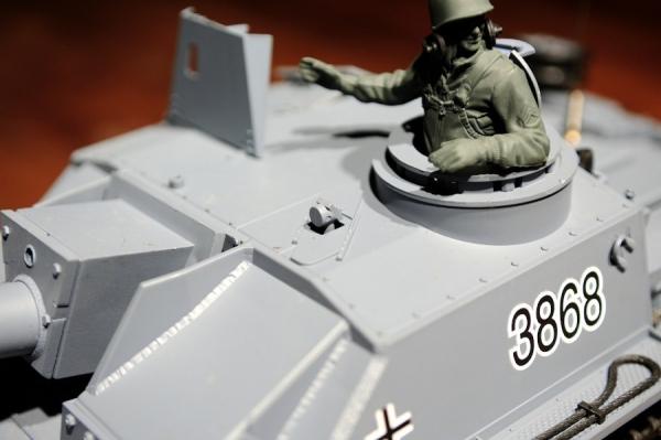 Immagine prodotto Es-toys Carro armato RC "Assault Gun III" - Stug 3 Heng Long 1:16 Grigio, fumo e suono, cambio in metallo e (RTR pronto all'uso)