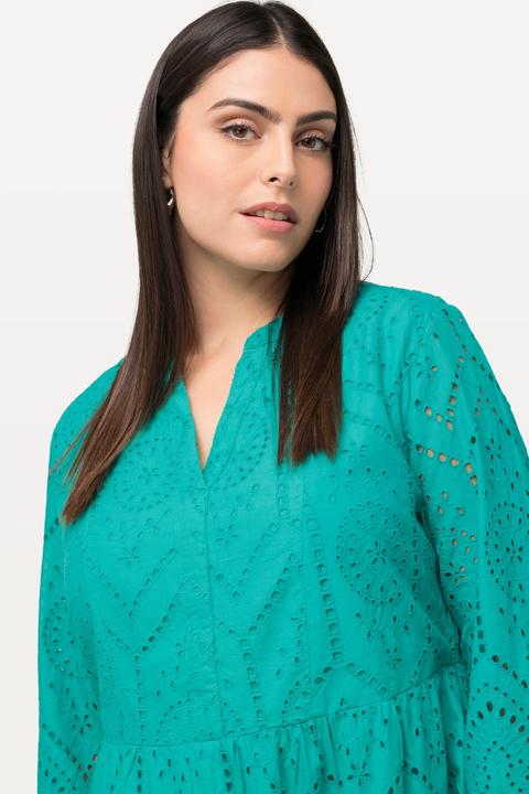 Image du produit Ulla Popken Robe midi en dentelle ajourée. Silhouette en A. Col tunisien et manches 3/4. (54)
