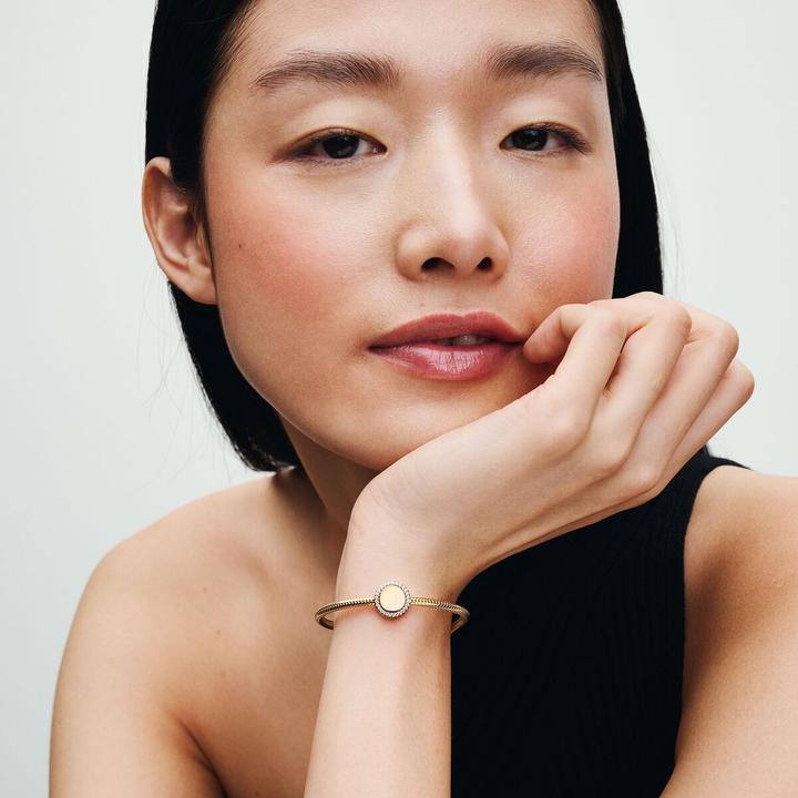 Image du produit Pandora Moments Bouton gravé Charm (Plaqué or, Argent massif)