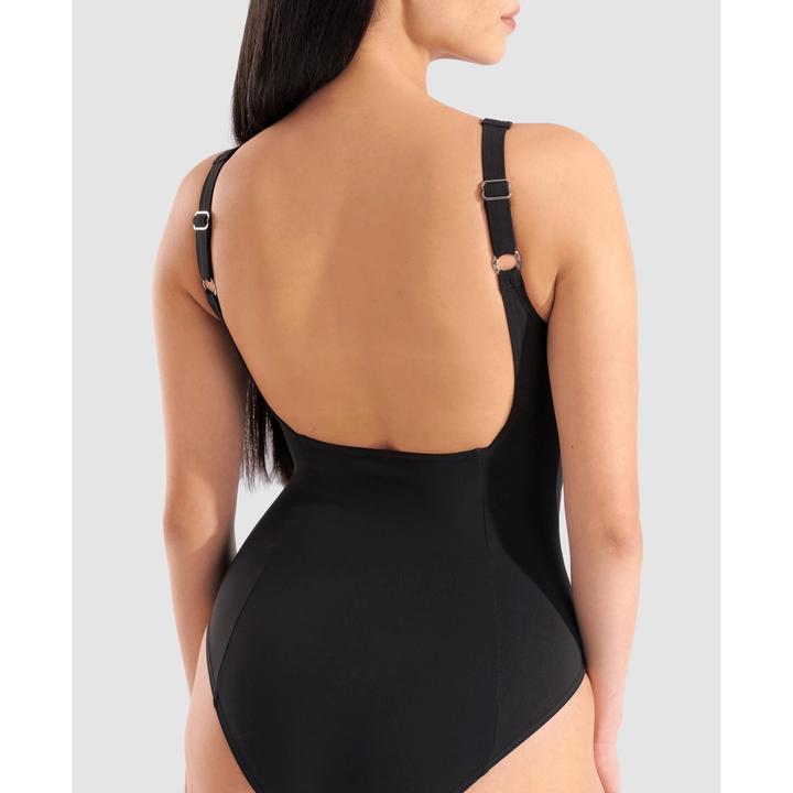 Produktbild Arena W Isa Swimsuit Squared Back C Cup (42)
