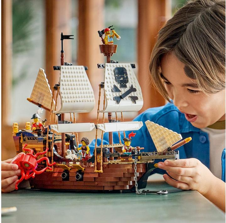 Produktbild LEGO Legendäres Piratenschiff
