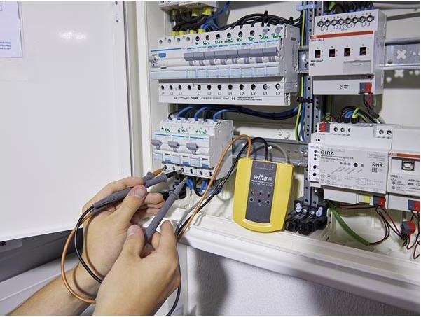 Produktbild Wiha Drehfeldrichtungsanzeiger (CAT III 1000V, CAT IV 600V)