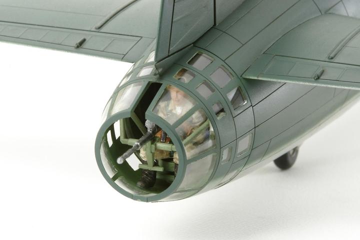 Actual product image Tamiya G4M1 Yamamoto w/17 Figures