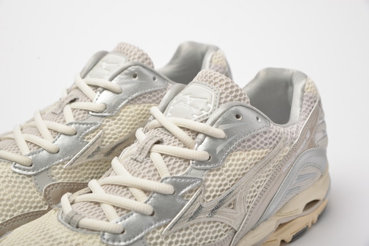 Actual product image Mizuno WAVE RIDER 10 (44.5)