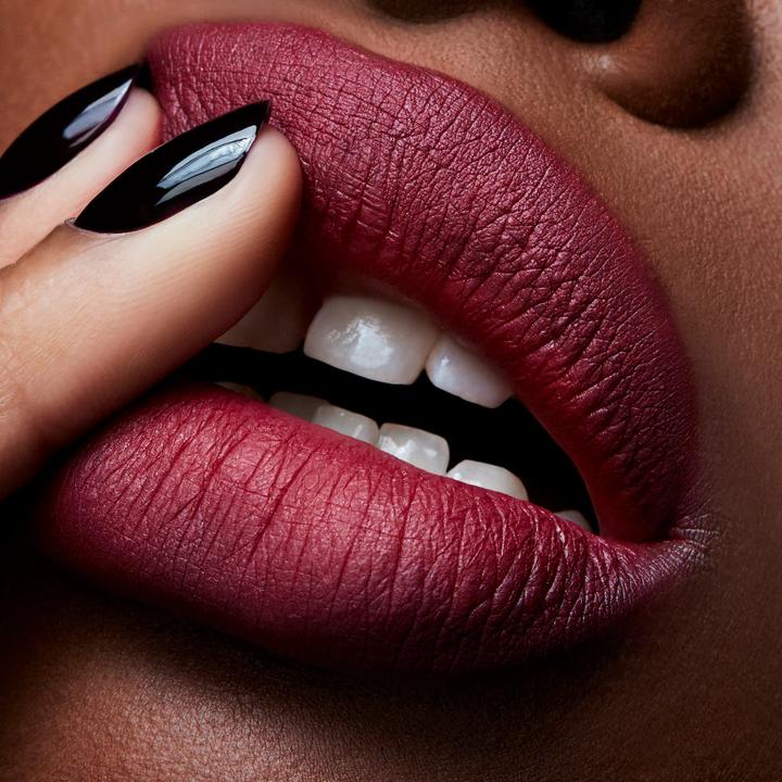 Immagine prodotto MAC Cosmetics Rossetto Powder Kiss (Amore bruciante)