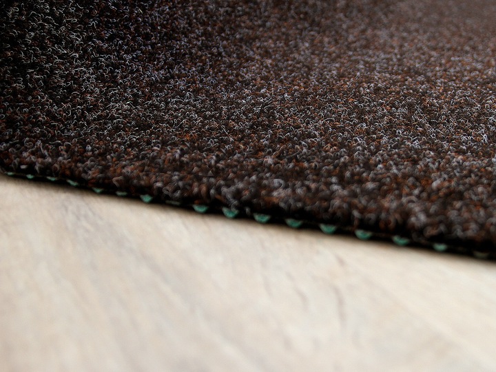 Actual product image Snapstyle Artificial grass carpet with pimples Kingston (100 x 400 cm)