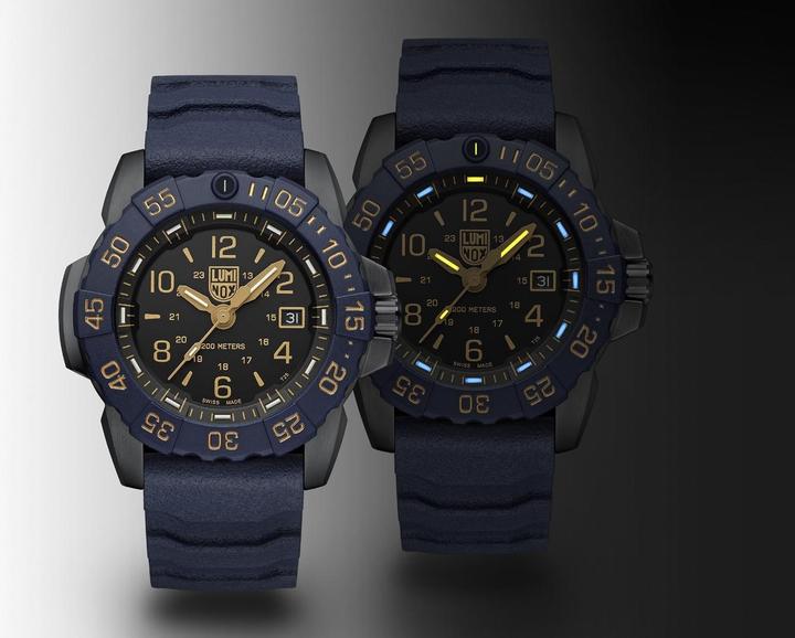 Actual product image Luminox Navy Seal 3250 Series (Diving watch, 45 mm)