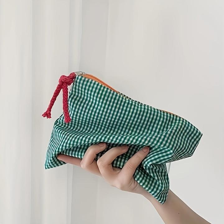 Necessaire